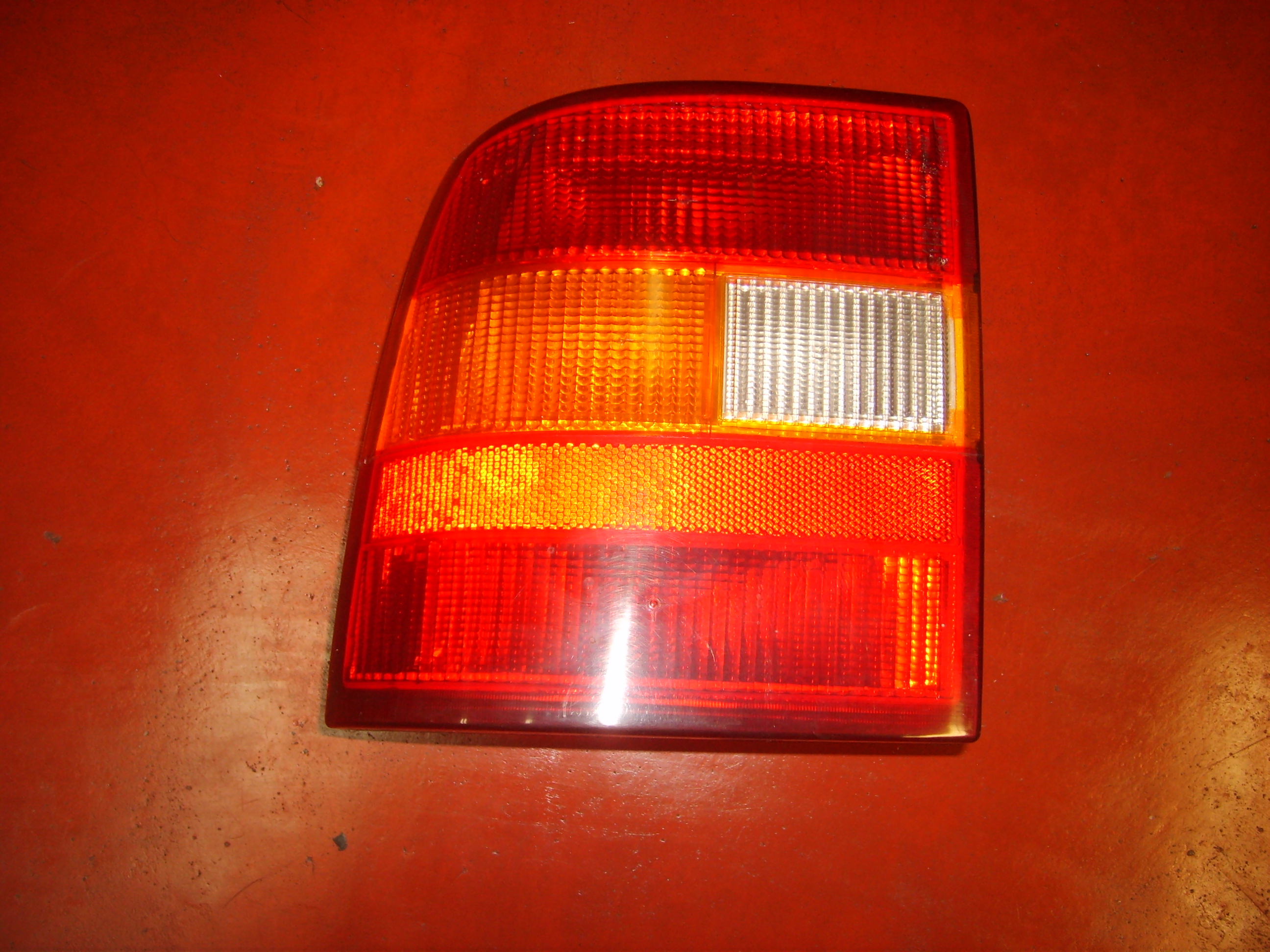 30€ Opel Vectra A achterlichten L en R